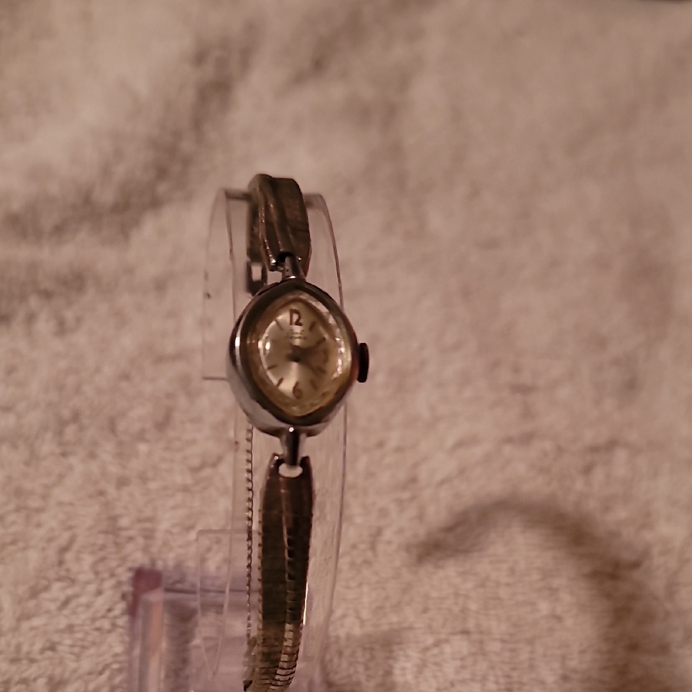 Vintage Lark Automatic Watch‎ with 10K Gold Filled Band Silvertone White Gold